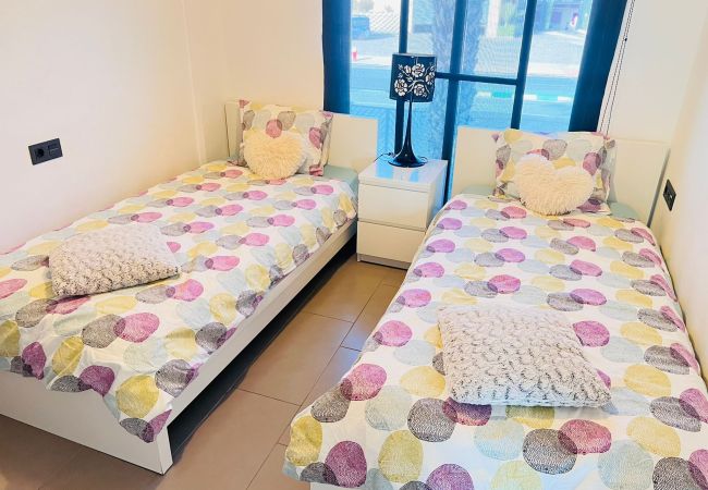 Apartamento en La Zenia - f4080 Apartamento en La Zenia - f4080